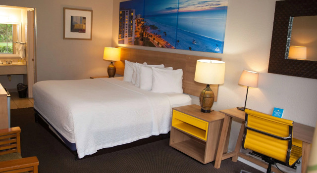 Days Inn by Wyndham Cocoa Cruiseport West At I-95/524, Buchen Sie Gasthaus Mini-Hotels in Space Coast, Gasthaus