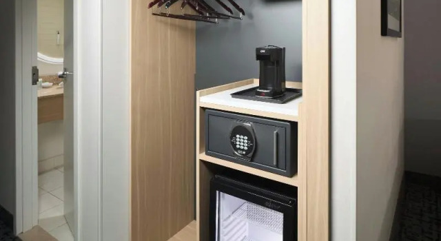 Двухместный люкс c 1 комнатой Fairfield Inn & Suites by Marriott Montreal Airport