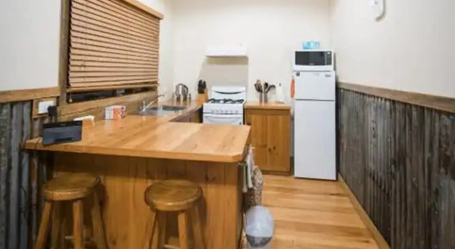Коттедж с балконом и с красивым видом из окна Sanctuary Park Cottages