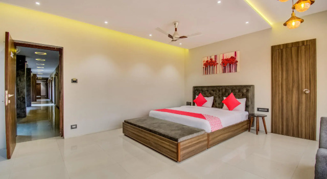 Люкс Standard OYO Townhouse 867 Hotel Imperia