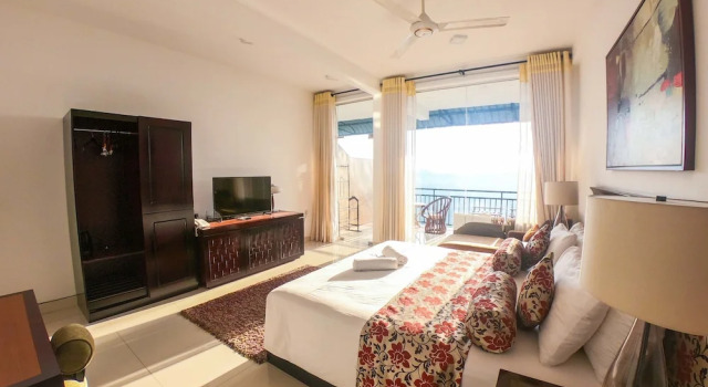 Люкс с балконом Romance Hills Hotel