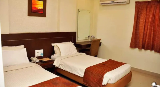 Suncity Hotel, Rezerwuj Hotel Hotele w Andhra Pradesh z parkingiem, Parking