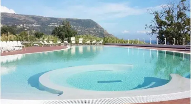 Luzia By Marinella, Book Hotel Hoteller i Capo Vaticano med pool, Swimmingpool