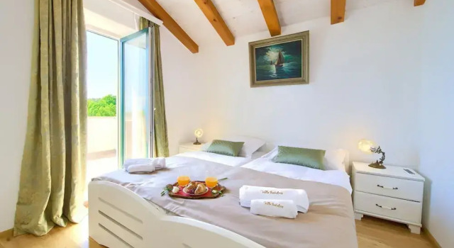 Tranquil Getaway Polje Villa With Pool