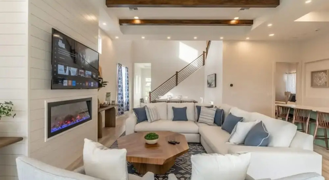 Stunning Vanderbilt Beach House With Heated Pool, Book Feriehus North Naples Florida