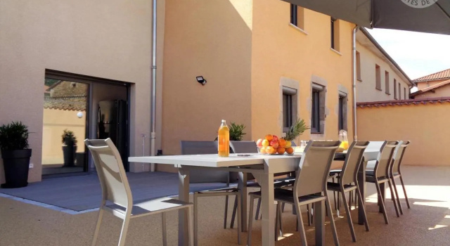 Gîte lumineux avec jardin, jacuzzi, et équipements modernes, idéal pour séjours en famille ou entre amis - FR-1-496-234, Prenota Hotel Montchal Alvernia