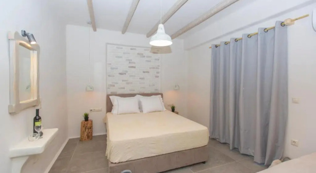 Апартаменты Deluxe Ampelos Suites