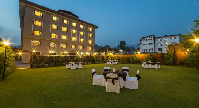 Solar Residency, Srinagar, Забронировать Отель Отели Jammu & Kashmir Ski по системе «всё включено», Всё включено