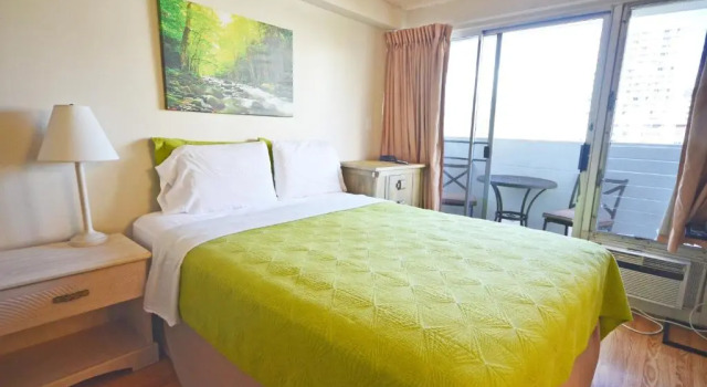 Номер Standard KV702 Waikiki Private Waterfall Room, Mountain View!