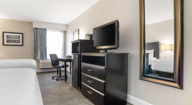 Четырёхместный номер Standard Best Western Bayou Inn