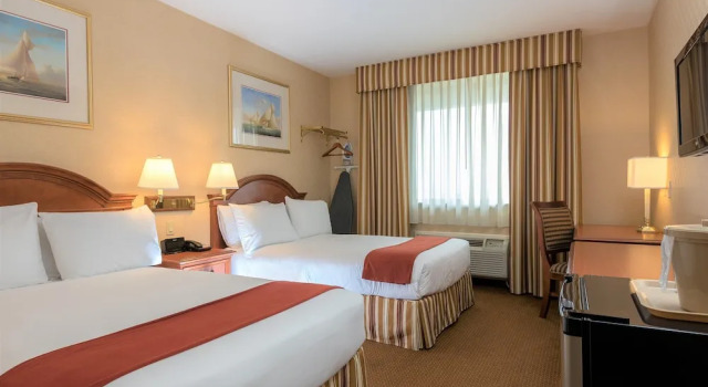 Двухместный номер Classic Five Towns Inn - JFK Airport