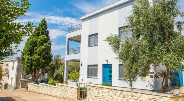Lovely Apartment in Novalja with Patio near Sea Beach