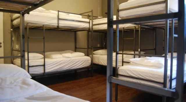 Кровать в общем номере Tehúsið Hostel & Guesthouse