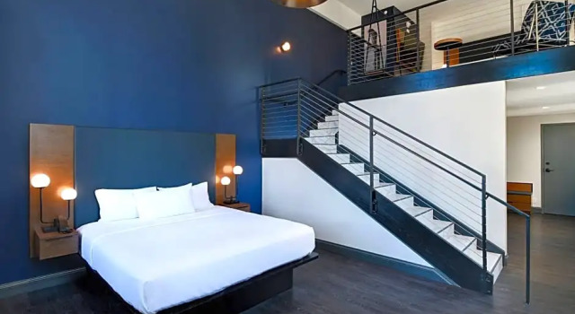 Четырёхместный люкс с видом на город Courtyard by Marriott Cincinnati Downtown