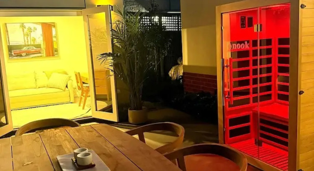 Апартаменты Wellness Escape: 1-bed Home + Studio & Sauna