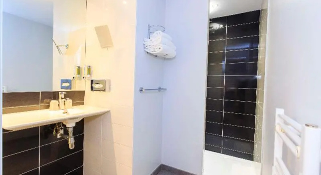 Семейный номер Standard Best Western Hôtel Garden and Spa