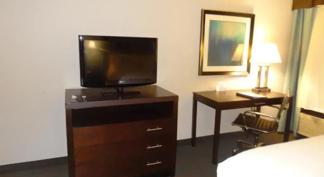 Двухместный номер Standard Holiday Inn Express Hotel Kansas City - Bonner Springs by IHG