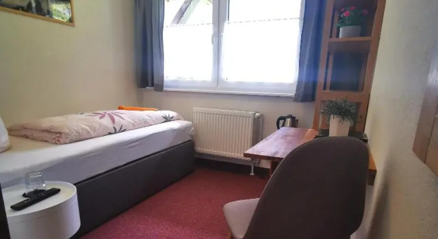 Номер Standard Pension Bergfried