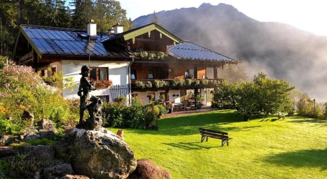 Gstehaus Sgfeiler, Rezervasyon Otel Bischofswiesen Berchtesgadener Land