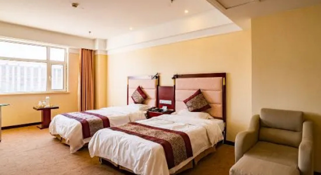 Семейный люкс White Horse Hotel Xilinhot