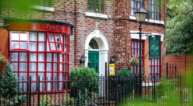 Pymgate Lodge Hotel Manchester Airport, Забронировать Отель Отели Англии с завтраком, Завтраки