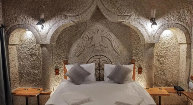 Sarnich Cave Suites