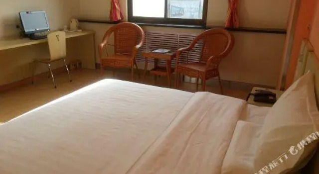 Двухместный номер Standard 7 Days Inn Pingliang Jiefang Road Branch