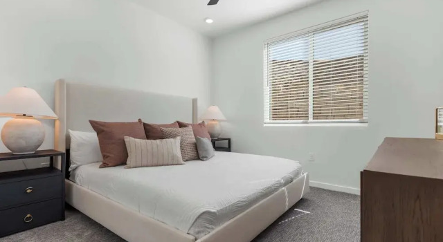 Brand New! Desert Cliff Sleeps 20 Guests!