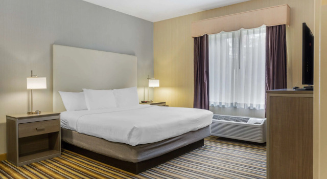 Двухместный люкс Best Western Plus New England Inn & Suites