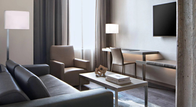 Двухместный люкс с 2 комнатами с видом на город AC Hotel by Marriott Grand Rapids Downtown