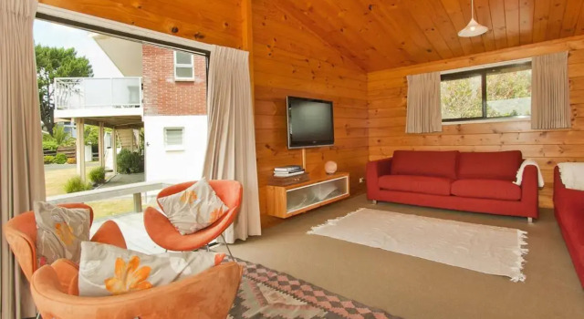 Pretty in Pauanui - Pauanui Holiday Home, Rezerwuj Hotel Hotele w Auckland Region z parkingiem, Parking