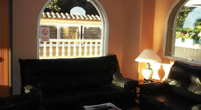 Hostal B&B Sunrise, Забронировать Отель «постель и завтрак» Ломас 