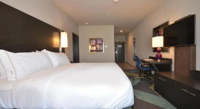 Люкс Holiday Inn Express & Suites Oklahoma City Mid - Arpt Area by IHG