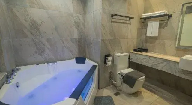 Люкс Presidential Grand InHotel Kota Kinabalu