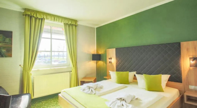 Двухместный номер Standard Panorama Berghotel Wettiner Höhe