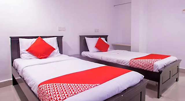 Четырёхместный люкс OYO 43961 KK Hotel Kajang