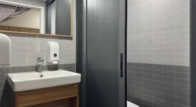 Кровать в общем номере (мужской номер) Nozawa Hostel and Onsen