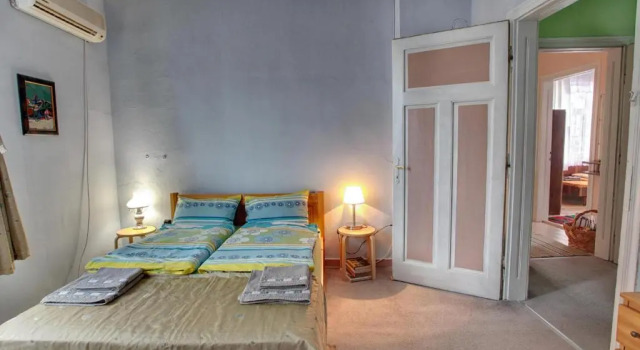 Retro & Friendly Old Town House with a Garden