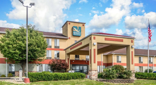 Quality Inn & Suites, Buchen Sie Hotel Lawrenceburg 