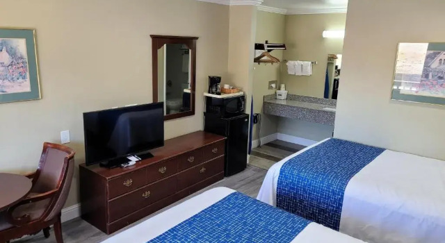 Четырёхместный номер Standard Travelodge by Wyndham Clearlake