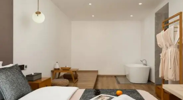 Люкс Deluxe Pushu · All Lakeview Resort Villa (Lugu Lake Daluoishui Branch)