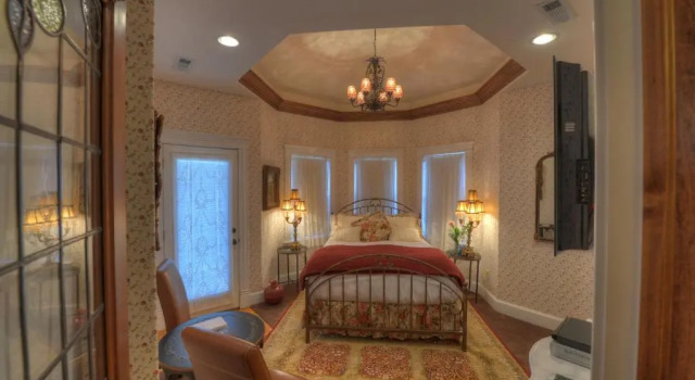 Двухместный номер Deluxe с видом на бассейн The Victoria Bed & Breakfast