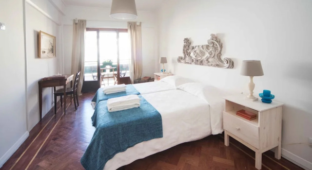 Flower Court - Guest House, Забронировать Гостевой дом Авенидас-Новас Лиссабон, рядом с Станция метро Sao Sebastiao — Проспект Герцога Авила