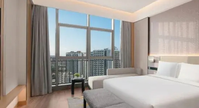 Люкс Deluxe Holiday Inn Guiyang Airport by IHG