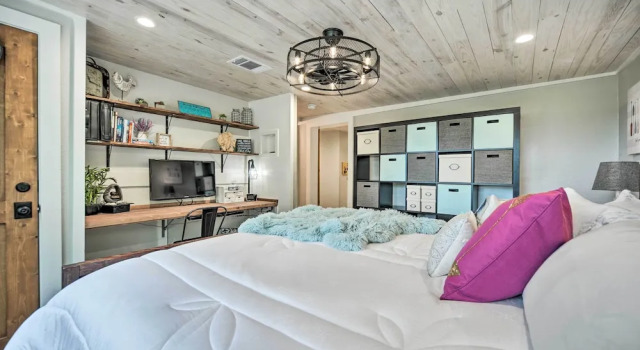 Stunning Blanco Home w/ Direct River Access!, Buchen Sie Ferienhaus Villen in Albert, Villa
