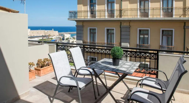 Апартаменты Comfy Central 1 Bedroom Apt with Terrace and View