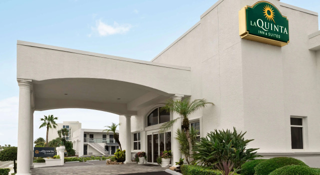La Quinta Inn & Suites by Wyndham Oceanfront Daytona Beach