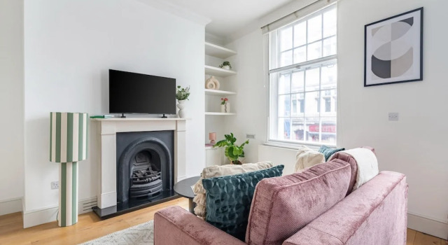Elegant 1BR in Vibrant Soho, Забронировать Апартаменты/квартира Лондон Большой Лондон, рядом с La Seigneurie