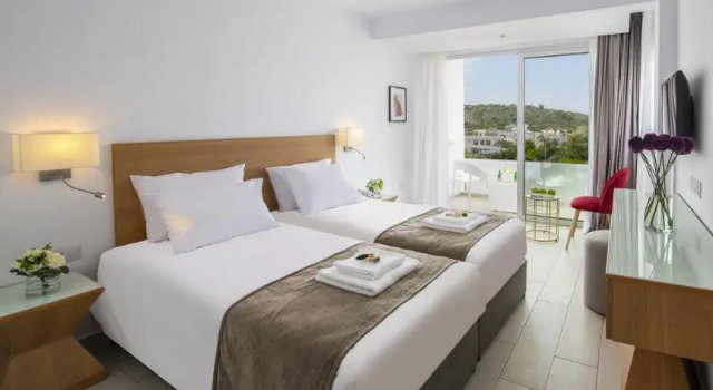 Двухместный номер Superior с балконом и с видом на окрестности Kokkinos Boutique Hotel