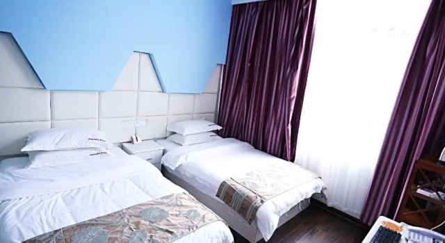 Nanian Jinri Hotel, Забронировать Отель Йонг Дин 